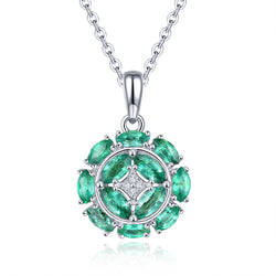 Elegant Emerald Necklace in Silver