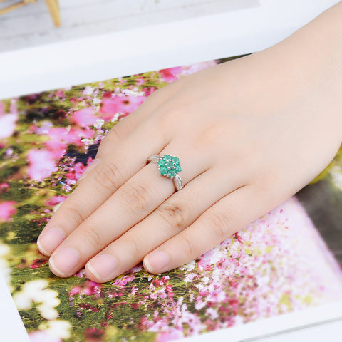 Seven Emerald Round Stones Ring in Silver and Diamond.